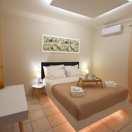 K&C Rooms- Apartments Markópoulon エクステリア 写真