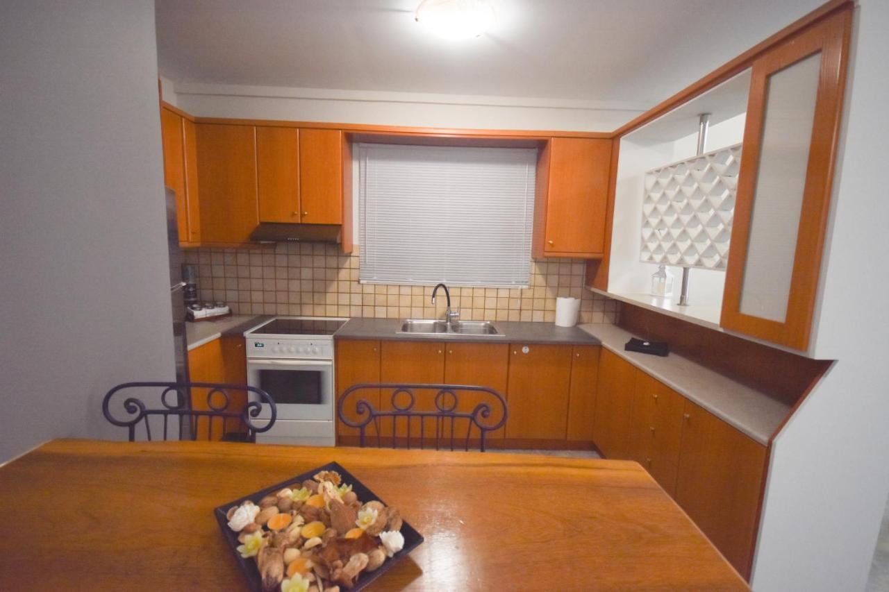 K&C Rooms- Apartments Markópoulon エクステリア 写真
