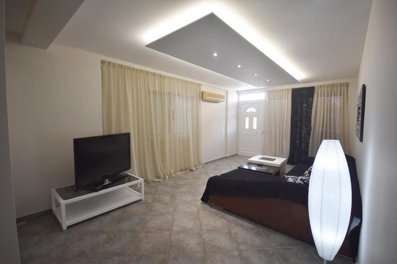 K&C Rooms- Apartments Markópoulon エクステリア 写真