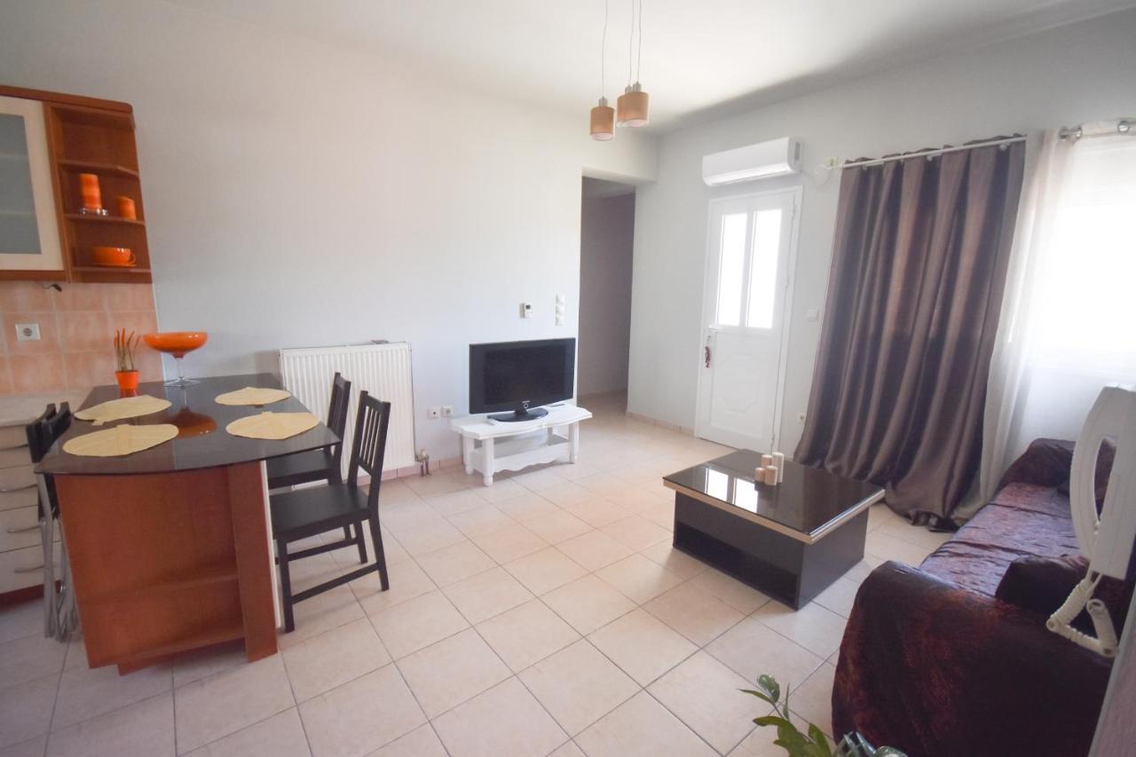 K&C Rooms- Apartments Markópoulon エクステリア 写真